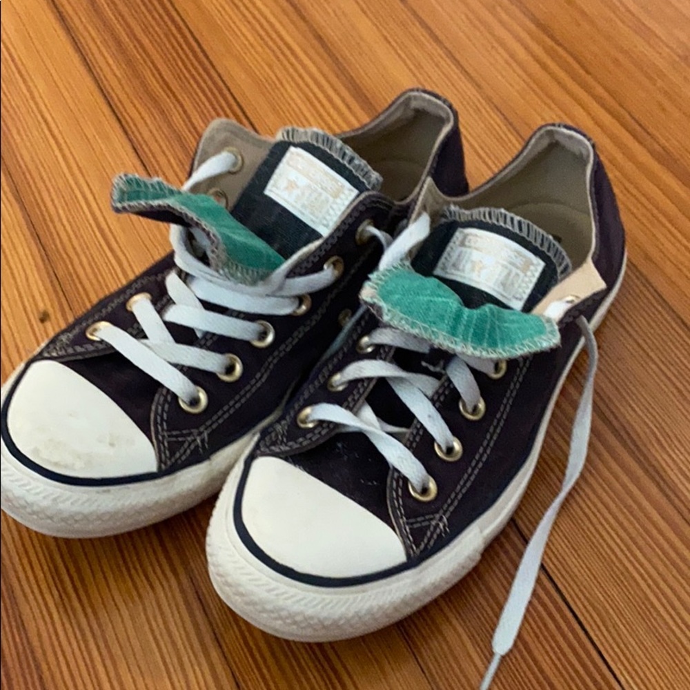 Navy converse low tops